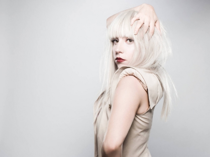 Lady Gaga обеща блестящо и уникално по рода си представяне на ARTPOP