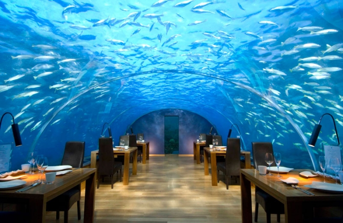 Да вечеряш под водата? Съвсем възможно на Малдивите!