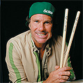 Chad Smith: Black Eyed Peas са “група идиоти”