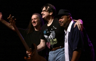 HBC super Trio - Скот Хендерсън, Джеф Берлин и Денис Чеймърс в Sofia Live Club HBC super Trio - Скот Хендерсън, Джеф Берлин и Денис Чеймърс в Sofia Live Club
