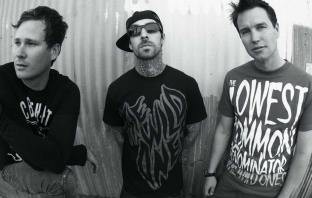 Марк Хопъс от Blink-182 сподели, че скоро започват записите по нов албум