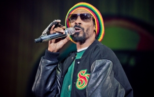 Snoop Dogg се прероди в Snoop Lion! Виж новото видео La La La на бившия рапър!