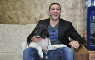 Кубрат Пулев получи шампионско куче за подарък