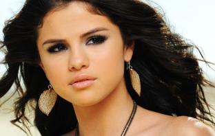 Selena Gomez & the Scene ще издадат нов албум през 2013 г. 