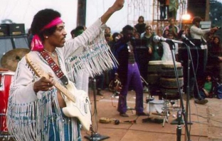 Виж кой печели билет за Celebrate Hendrix 70: Live At Woodstock в кина Арена с Avtora.com!
