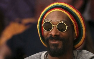 Snoop Lion пусна новата си реге песен Here Comes The King
