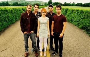 Paramore издават едноименен албум през април 2013