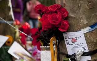 Насрочиха ново изслушване на заключението за смъртта на Ейми Уайнхаус