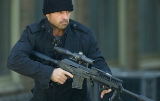 Нууми Рапас и Колин Фаръл се съюзяват в Dead Man Down (Трейлър)