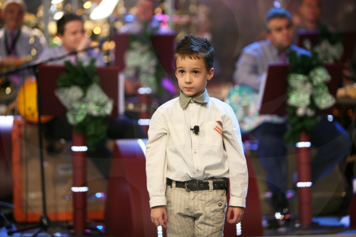 8-годишният победител в "Разсмей Слави" със своя рубрика в шоуто