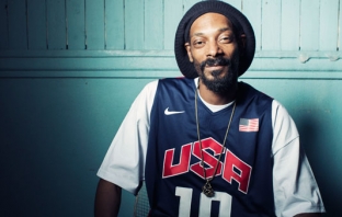 Данъчни погнаха Snoop Lion за над половин милион долара