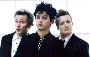 Изписаха Били Джо от клиниката, Green Day подновяват концертна дейност