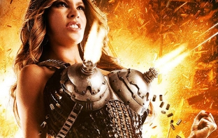 София Вергара стреля с гърди в Machete Kills на Робърт Родригес