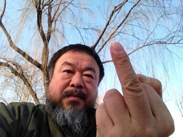 Скандалният китайски дисидент Ai Weiwei пробива Желязната завеса с метъл албум