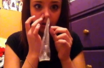 Condom Сhallenge, или как да си почистим носа с презерватив според актуалната YouTube мания (Видео)