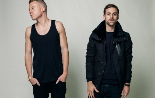 Macklemore and Ryan Lewis прекосиха 6 континента за новия си клип Can't Hold Us