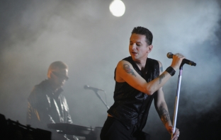 F.O.X подгряват Depeche Mode в София
