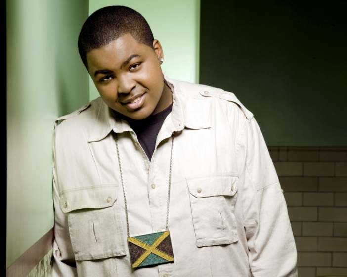 Sean Kingston събра Chris Brown и Wiz Khalifa за новия си хит Beat It (Видео)