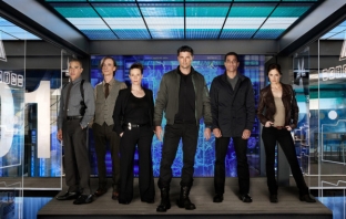 Almost Human с нов подход към полицейските сериали (Трейлър) Almost Human с нов подход към полицейските сериали (Трейлър)