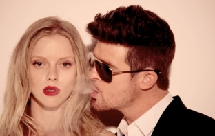 Шестият албум на Robin Thicke - Blurred Lines - излиза на 30 юли 2013 година