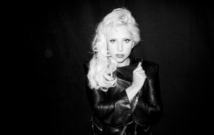 Lady Gaga влиза във форма за ARTPOP. Виж актуални снимки на Mother Monster!