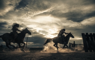 Джони Деп едва не загина по време на снимките на The Lone Ranger (Видео)