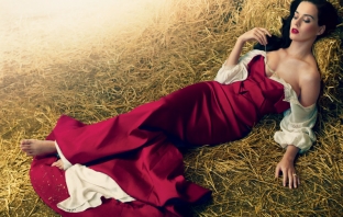 Кейти Пери в юлския Vogue - поредният шедьовър на Ани Лейбовиц (Снимки)