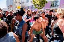 Марк Зукърбърг поведе служителите на Facebook на гей парад