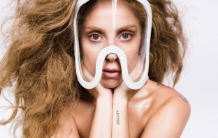 Lady Gaga се съблече чисто гола за V Magazine! Вижте я! 