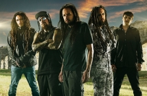 "Korn" предупреждават, че текстовото видео на "Never Never" предизвиква припадъци