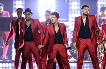 Bruno Mars с шоуто на полувремето на Super Bowl 2014