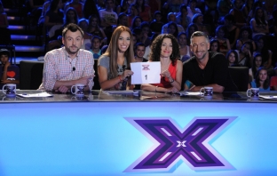 Рокаджийка под поп-фолк прикритие, Батман и Супермен на сцената на X Factor на старта на S02