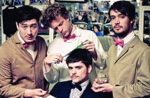 Mumford & Sons изхвърлени от стриптийз клуб