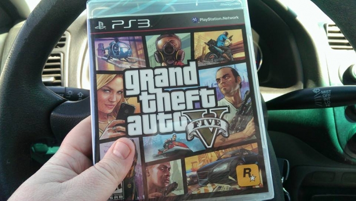 Grand Theft Auto V счупи рекорда за най-касов продукт на развлекателната индустрия, инкасира $1 млрд. за три дни
