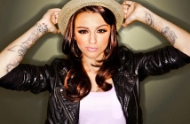Съблазнителната Cher Lloyd пусна новото си видео I Wish с участието на T.I.