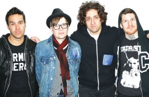 Fall Out Boy ще издават пънк албум, пуснаха първи сингъл от него (Видео)