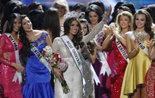 Венецуелката Габриела Ислер стана Мис Вселена 2013 (Снимки и видео)