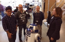 Star Wars: Episode VII с първа снимка на R2-D2 и Джей Джей Ейбрамс
