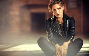 Birdy - славеят и пианото Birdy - славеят и пианото
