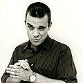 Robbie Williams издава ретроспективно live DVD