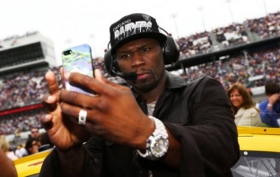 50 Cent напусна лейбъла на Eminem и анонсира още един нов албум за 2014 година 50 Cent напусна лейбъла на Eminem и анонсира още един нов албум за 2014 година