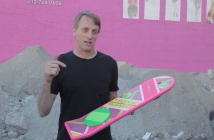 Тони Хоук и Moby представиха на света хувърборда от Back to the Future (Видео)