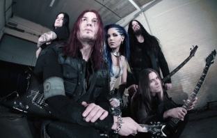 Arch Enemy с първа песен с новата вокалистка преди концерта им в София на 25 май (Видео)