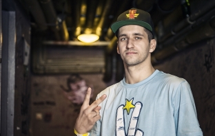 Red Bull BC One Cypher 2014 избра Slav за най-добрия B-Boy в България Red Bull BC One Cypher 2014 избра Slav за най-добрия B-Boy в България