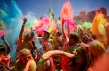 Фестивал на цветовете праща двама щастливци на Tomorrowland 2014