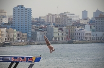 Блейк Олдридж с победа-дебют в световните серии Red Bull Cliff Diving 2014