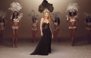 Шакира разпалва футболното лято с Меси, Неймар и Пике във видеото La La La (Brazil 2014)
