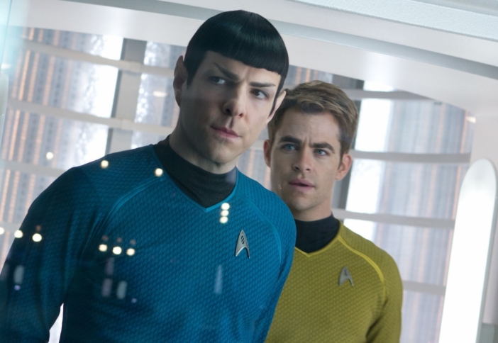 Star Trek 3 отвежда екипажа на USS Enterprise в дълбокия космос