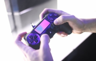 Как да свържем DualShock 4 безжично с PS3