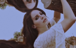 Lana Del Rey за Complex: Спала съм с много мъже от музикалната индустрия (Снимки и видео) Lana Del Rey за Complex: Спала съм с много мъже от музикалната индустрия (Снимки и видео)